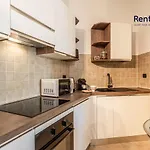 Daire Station Skyline Suite, 300 Meters From The Station *